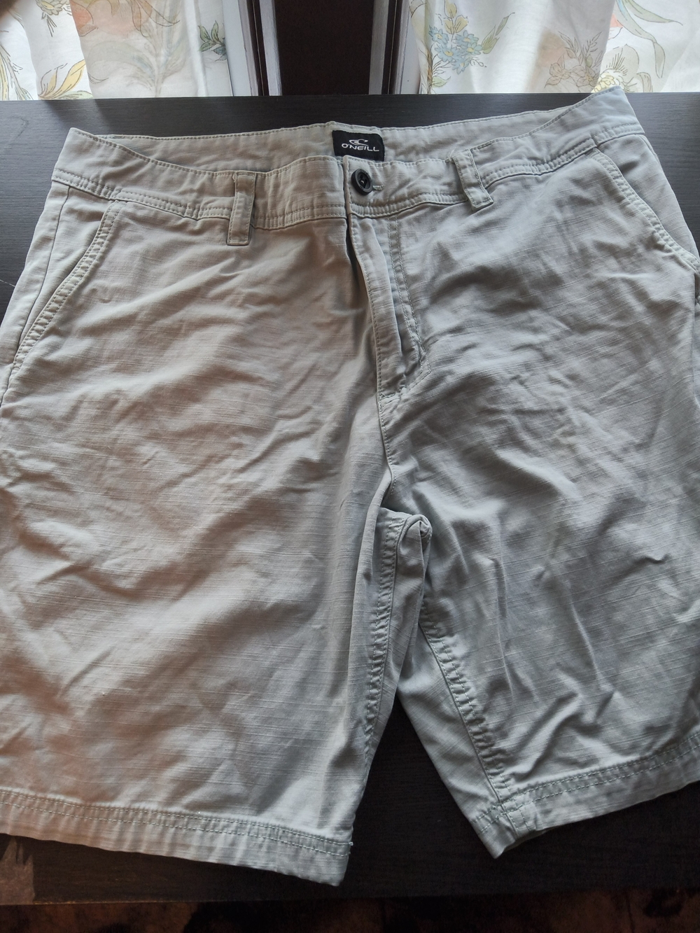 O'Neill Men's Flat-Front Walkshorts in Light Gray